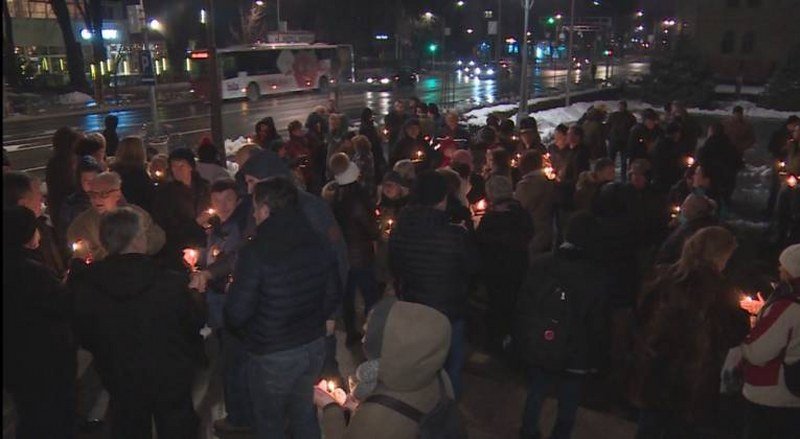 -Pravda za Davida- 312.dan: Umjesto slavlja, tuga i bol i svijeće u porti Hrama (Video)