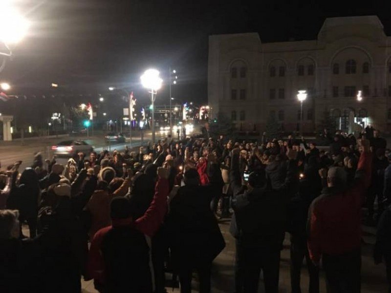 -Pravda za Davida- 298. dan: Građani zapalili svijeće za Davida -Do kraja za istinu i pravdu- (Video)