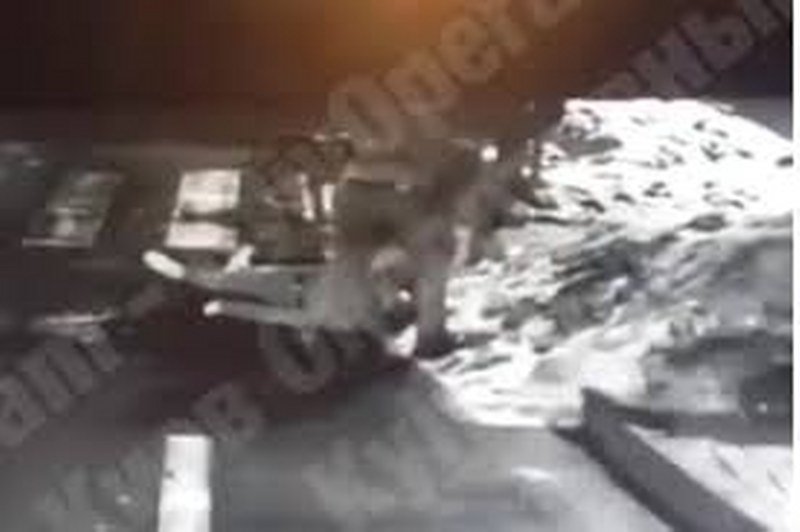 Šokantno - Objavljen snimak ubistva Porošenkovog telohranitelja - Jedan udarac mu presudio (Video)