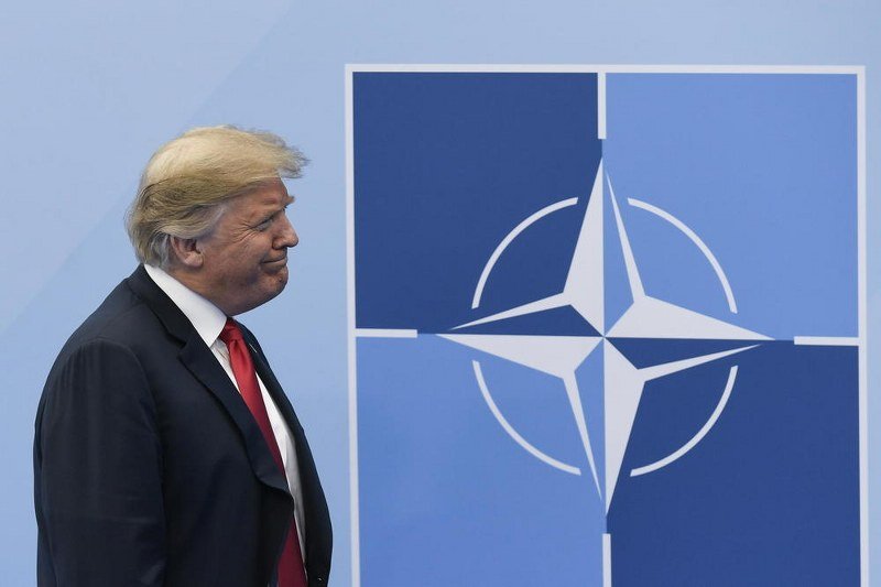Putin dobija poklon veka od Trampa - Amerika napušta NATO