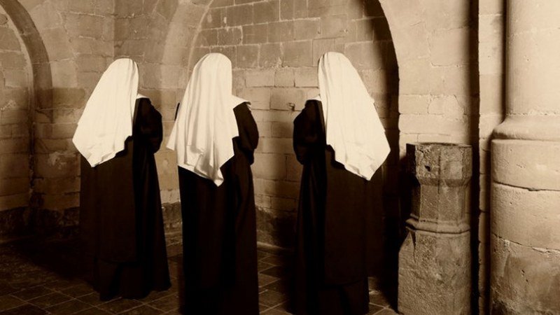 Ispovijesti časnih sestara koje su silovali svećenici: Bog želi da šutim