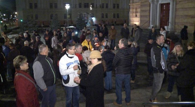 -Pravda za Davida- 313.dan: Građani zapalili svijeće - Isti je cilj kao i prvog dana, a to je pravda (Video)