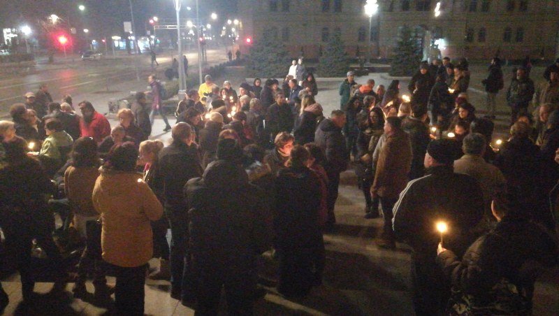 -Pravda za Davida- 328.dan: Građani šetali oko Hrama i poručili -Ćaća izdrži, uz tebe smo- (Video)