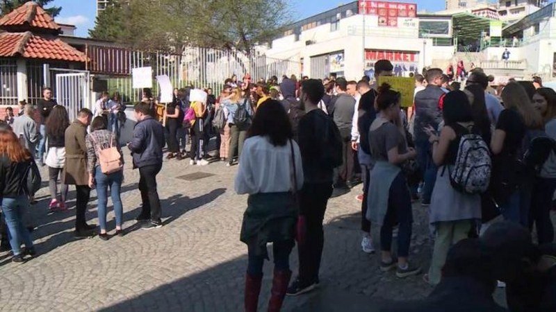 -Pravda za Pavla- Vučić naredio hapšenje đaka – drugari i profesori počeli protest u Beogradu