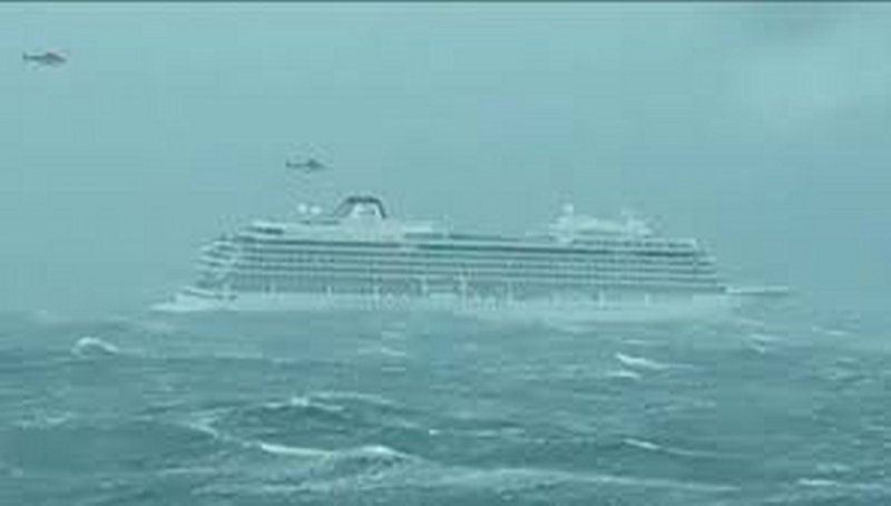 Drama na moru - Norveškom kruzeru otkazali motori - Helikopteri izvlače putnike