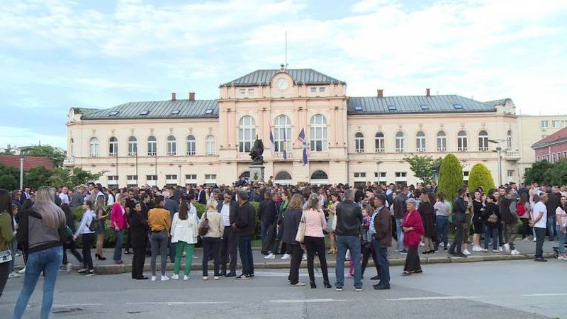 Veče maturanata Tehničke škole u Bijeljini (Video)