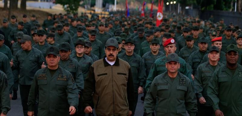 Maduro pozvao vojsku: -Borite se protiv izdajnika i pučista-