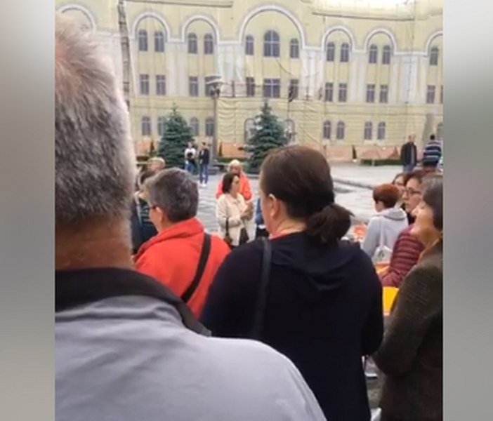 -Pravda za Davida- 426.dan: Majka Suzana -Podržavamo protest Muriza Memića - Tegeltija, ostavka - Neka mu objasne šta znači moral i etika- (Video)