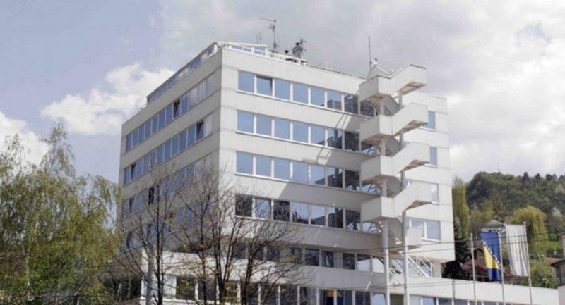 Potkivanje - Banjalučki aktivisti dovode konja pred zgradu OHR-a