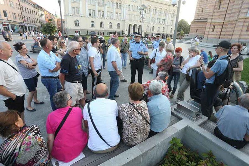 -Pravda za Davida- 440.dan: -Lukačeva policija zabranila ulaz u dvorište Hrama - Zaključane i susjedne Crkve - Sutra pred Džamijom- (Video)