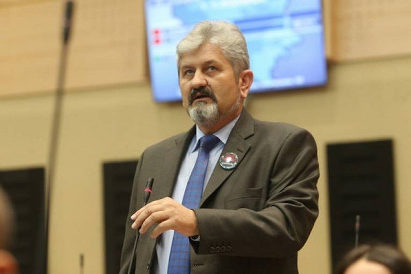 U skupštinskom holu zavrtanje ruku - Bundalo fizički napao Vukanovića