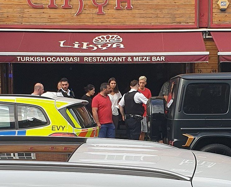 Bosanski bek heroj - Ozila u Engleskoj napali noževima, a onda je došao Sead Kolašinac