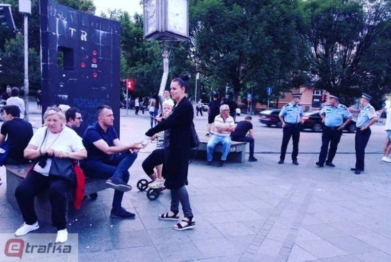 -Pravda za Davida- Policija ponovo prijeti zabranama i ignoriše novinarska pitanja