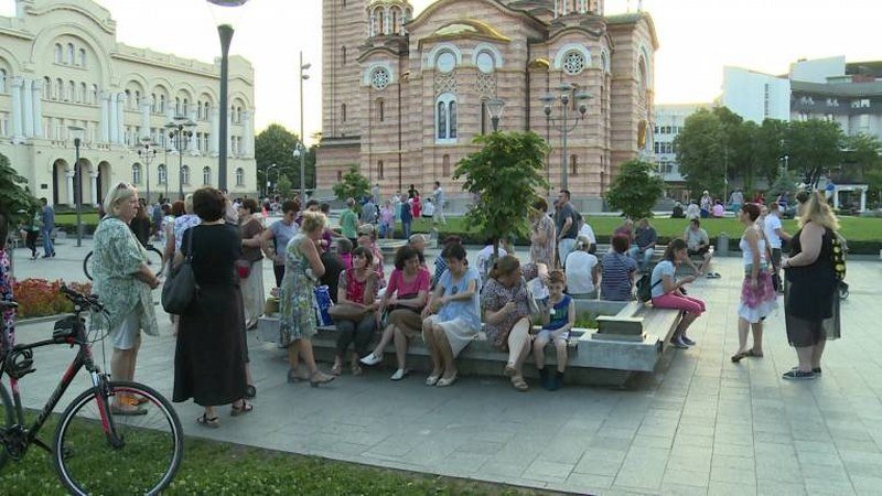 -Pravda za Davida- 464.dan: Majka Suzana -Ne mogu na Trgu Krajine da pustim Davidovu pjesmu -Klinac u Getu- ali Lepa Brena može -Mile voli disko- (Video)