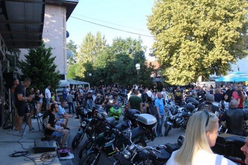 Vozač premijera Viškovića pucao na redare moto-skupa