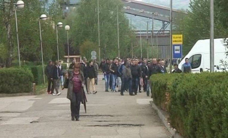 Radnici Alumine: Vučiću, pomagaj!