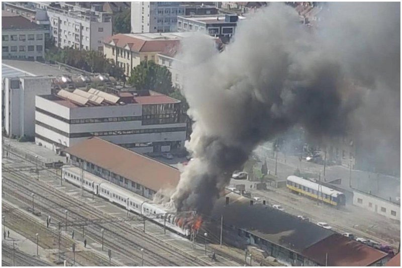 Požar u centru Zagreba - Izgorio putnički voz (Video)