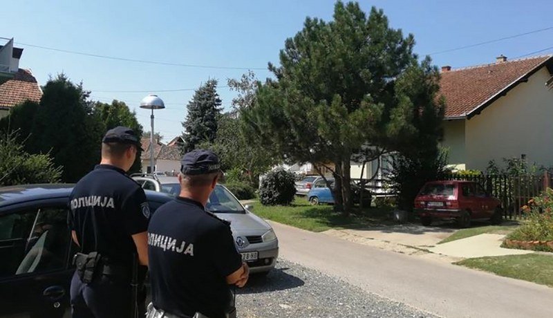 Tradegija na groblju - Zaklao nepokretnog oca pa se ubio