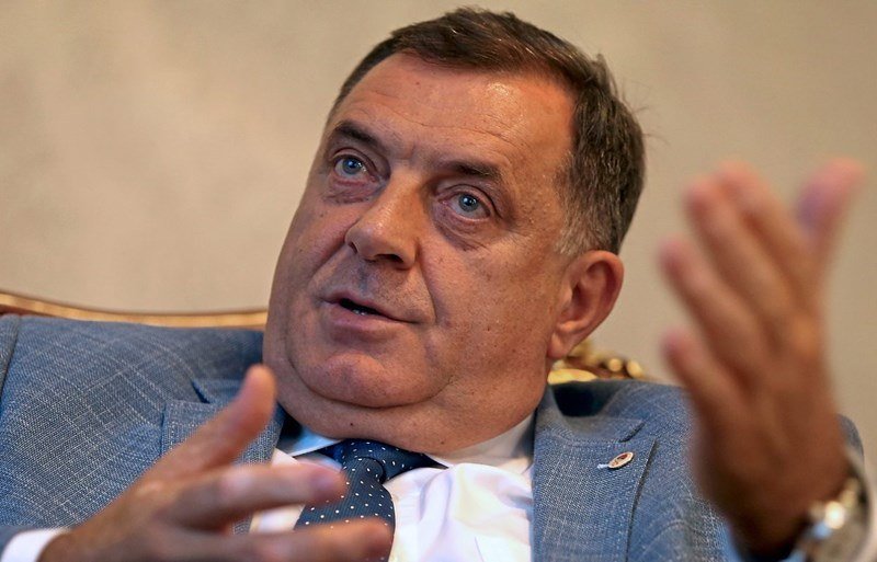 -Logorska demokratija- potpuno je unakazila Dodika koji smatra da je kompletna Planeta njegov Logor