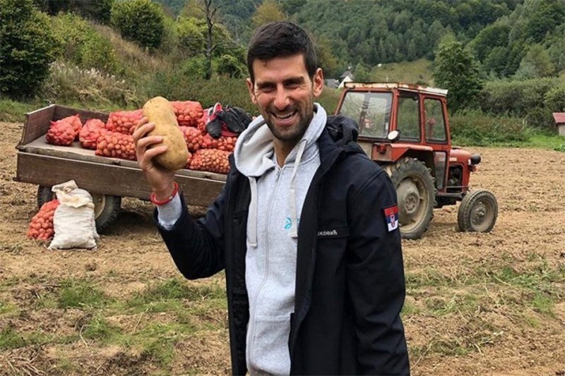 Đoković im došao u goste i za trud dobio krompir