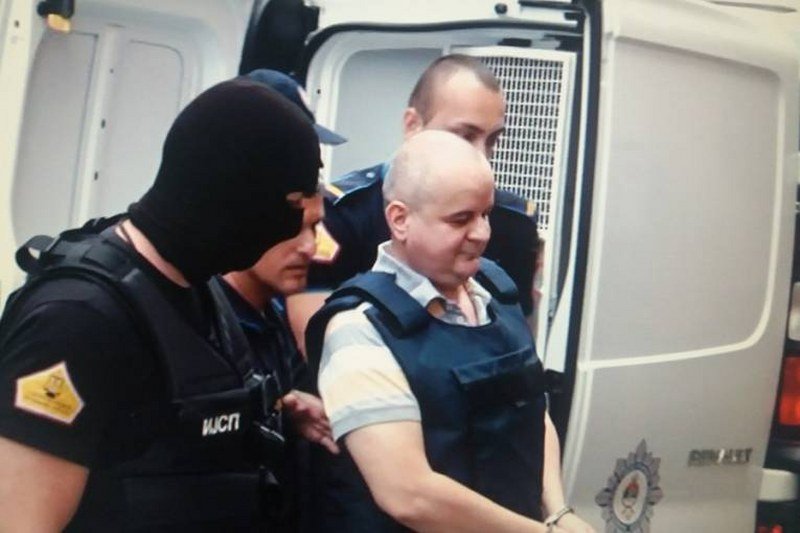 Ubistvo Slaviše Krunića - Opsadno stanje - Benedi Đukanović doveden u panciru
