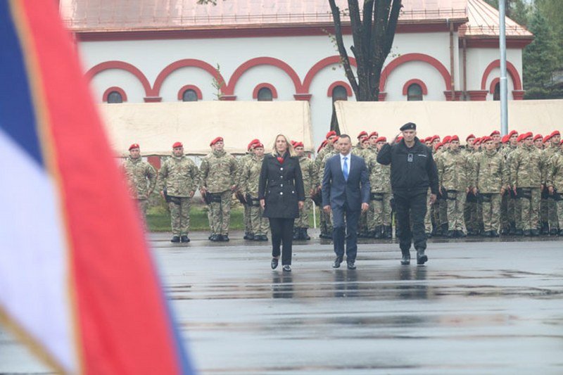 Dodik postrojio Žandarmeriju - Vukanović - Plaše narod, a NATO im na Manjači