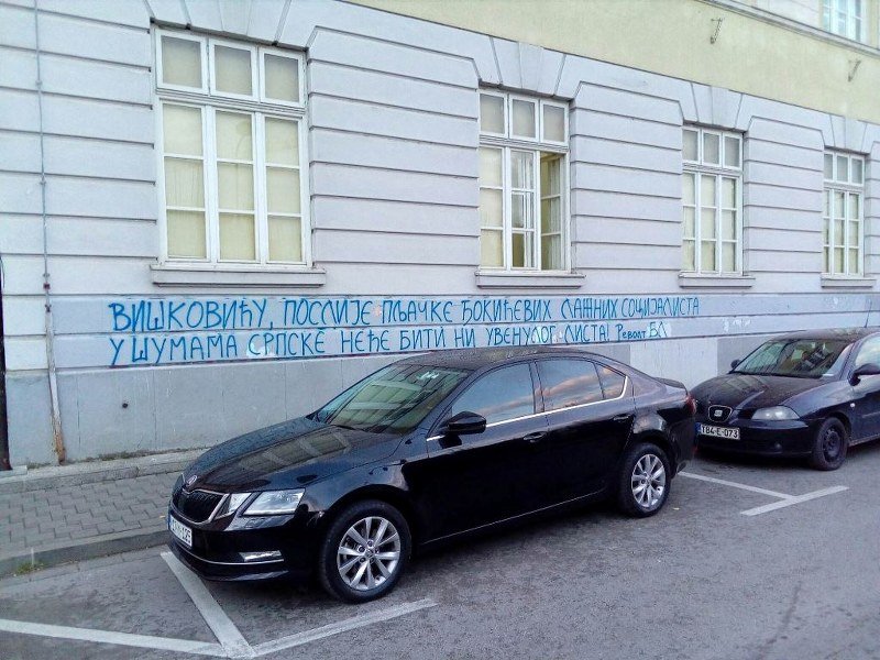 Banja Luka: -Revolt- poručio Viškoviću - Podnesite ostavku i otvorite kozmetički salon