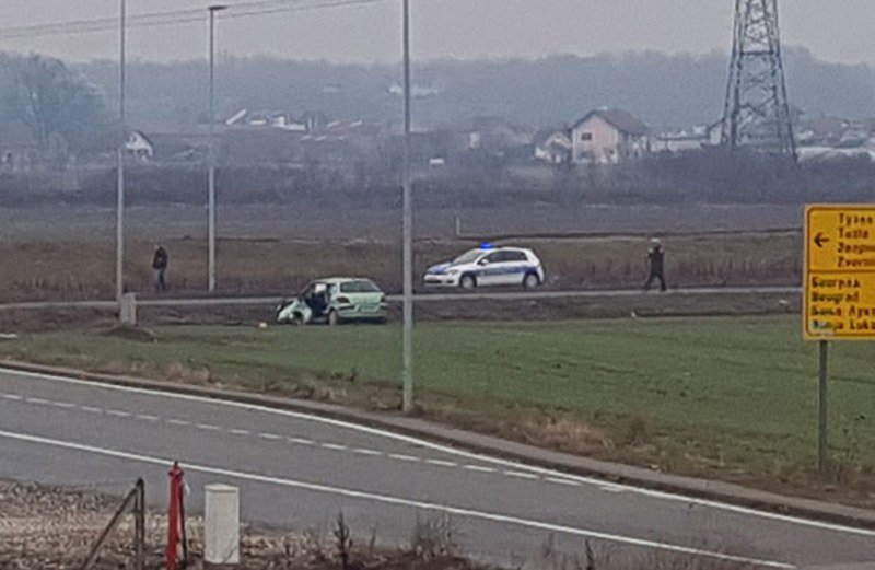 Tragedija u Semberiji - Dvije osobe poginule, a četiri povrijeđene u strašnom sudaru