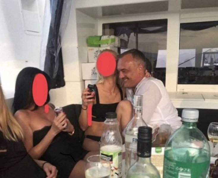 Skandal u Madjarskoj - Orbanov stranački kolega s prostitutkama na jahti u Dubrovniku (Video)