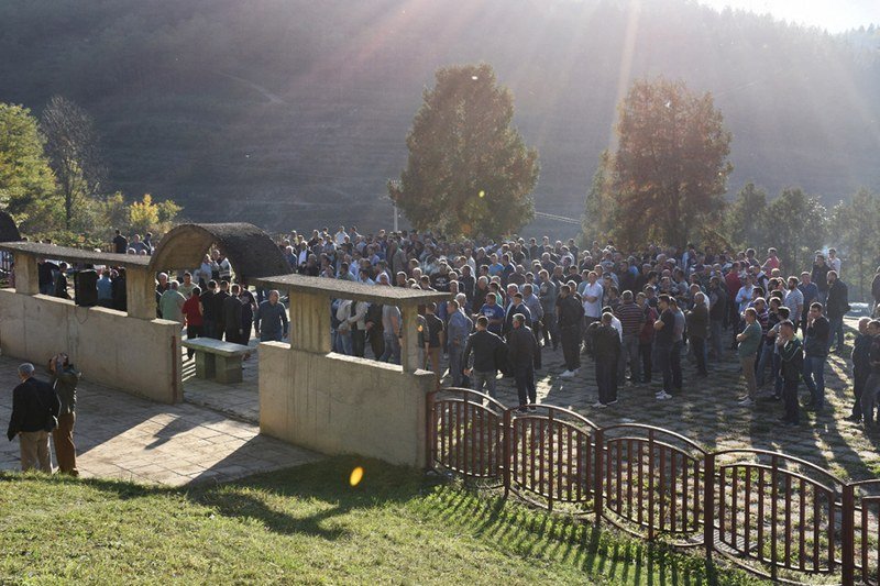 Neutješni zbog ubistva sugrađanke - Stotine Goraždana na sahrani ubijenje Sumeje