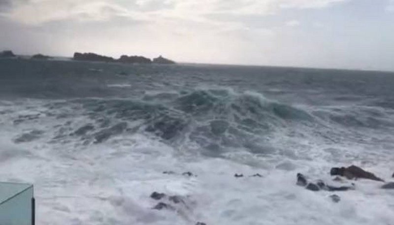Na snazi crveni alarm - Nevrijeme poharalo Hrvatsku - Pijavice i oluje na moru - Poplave u Zagrebu (Video)