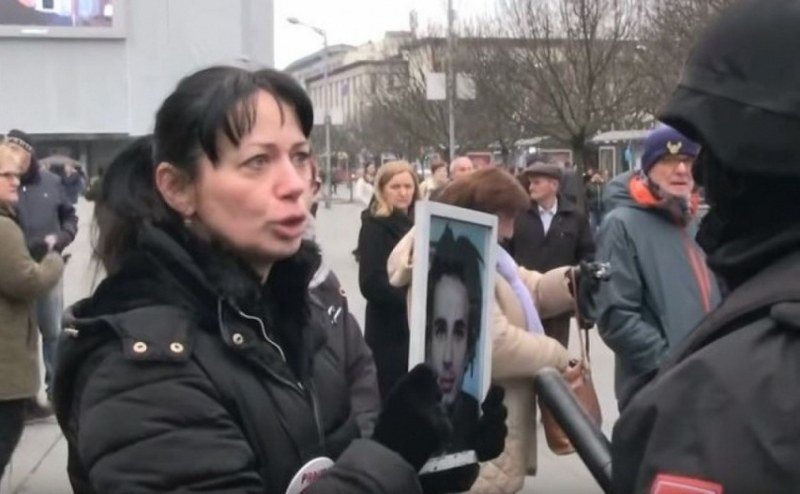 Nastavak suđenja Suzani Radanović - Policajac Jocić nije potezao pištolj na građane nego obezbjeđivao lice mjesta???!