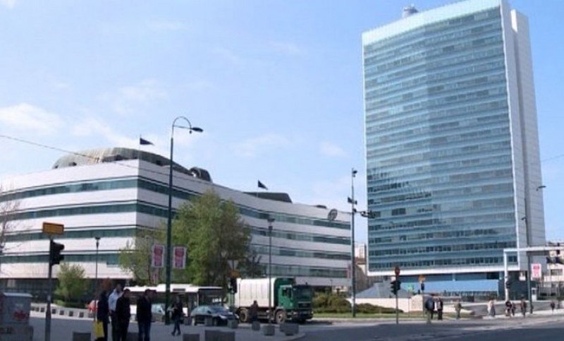Institucije BiH - Državni službenici daju otkaze, plate iz snova imaju samo funkcioneri