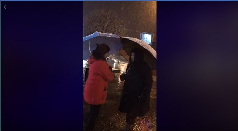 -Pravda za Davida- 617.dan: -Pravdaši- bili na Davidovom trgu, dvojica policajaca sve posmatrala iz automobila (Video)
