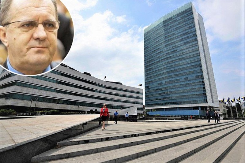 Umjesto na optuženičkoj klupi Mlađen Božović u fotelji ministra Savjeta ministara