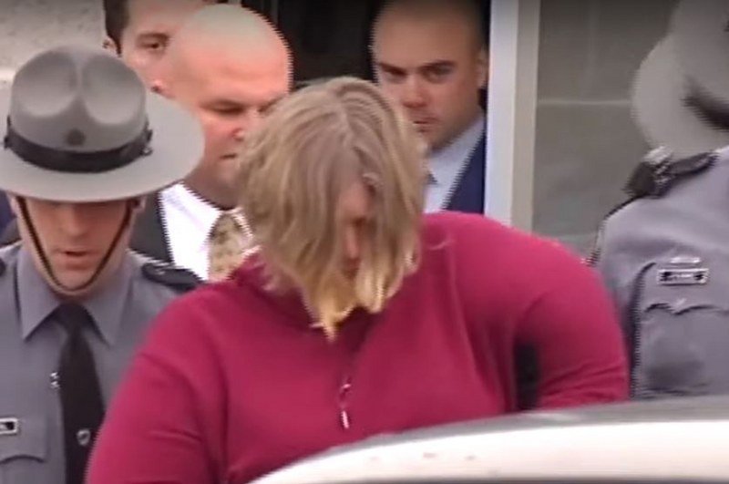 Majka iz pakla -  Objesila osmogodišnjeg sina i četvorogodišnju kćerku (Video)