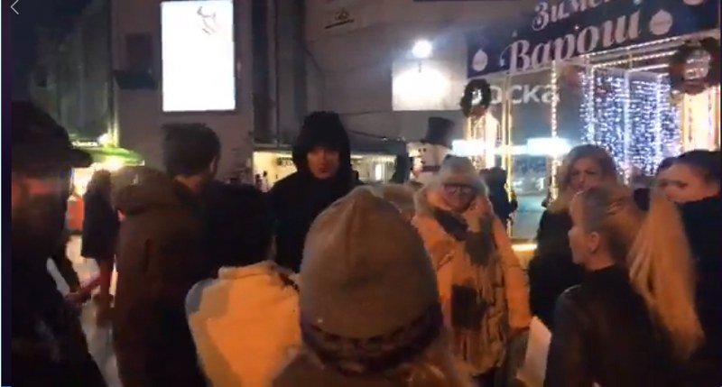 -Pravda za Davida- 623.dan: -Pravdaši- večeras na Davidovom trgu promovišu svoj -Pokret pravde- Policije nije bilo (Video)