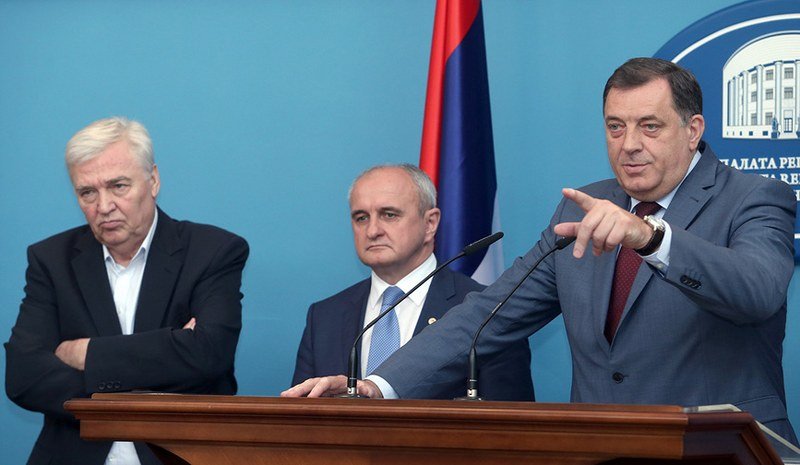 Dodik upravlja pučem u DNS-u, a pripremio je i -ustanak- u SP-u