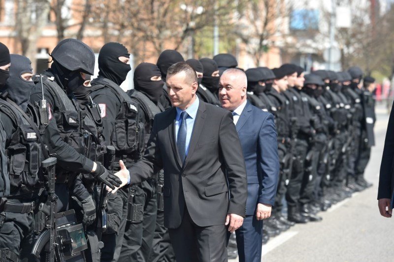 Slobodan Vasković - Darko Ćulum, čuvar zločina i zločinaca, trebao bi da bude pod istragom SIPA, nikako njen direktor