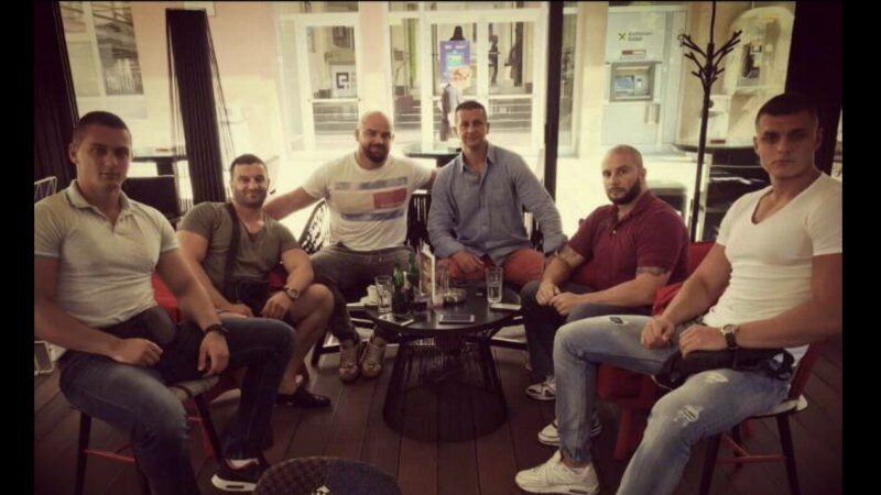Ministar Čampara dobio uniformu koju je policiji donirao Edin Gačanin