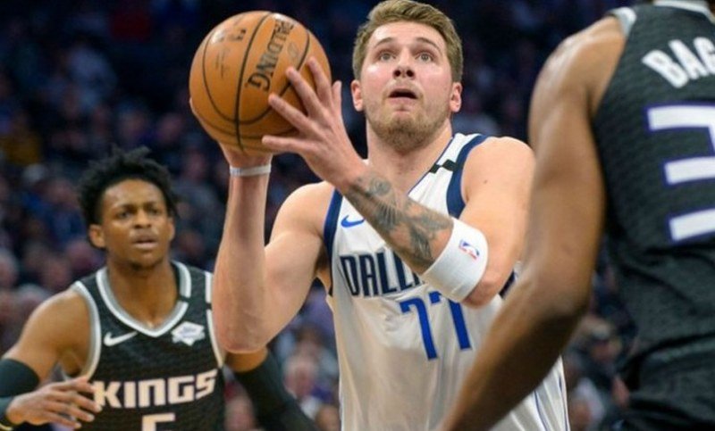 Pogledajte kako je Luka Dončić u istoj utakmicu srušio nova dva NBA rekorda (Video)