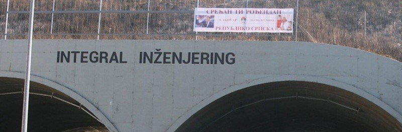 Novi transparent iznad tunela - Dodik ostao - Umjesto Vučića, Željka