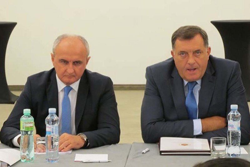 Ministar bez diplome Đokić dr Petar imun na sve zakone Republike Srpske