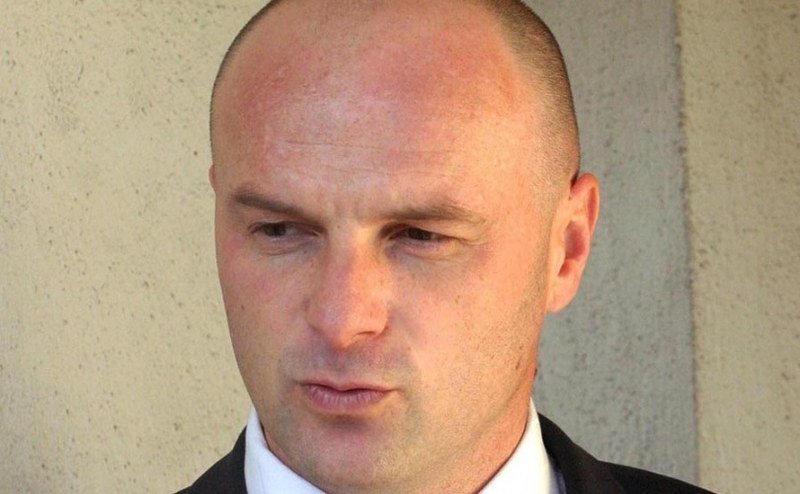 Kad tužilac dr Bajić časti - Malo viski, malo pola-pola