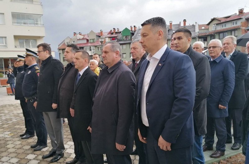 Nešić pritišće Viškovića i verbalno napada Vidovićevu kako bi obezbijedio novi mandat kumu Dujakoviću
