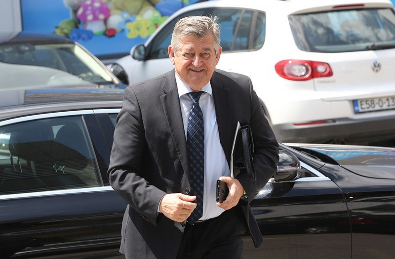Gradonačelnik Bijeljine Mićo Mićić bez podrške Šarovića i SDS-a za koaliciju sa Dodikom i SNSD-om