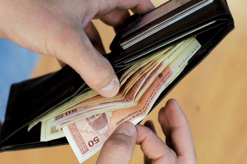 Predlaže se da se svakom građaninu isplati po 1.000 KM