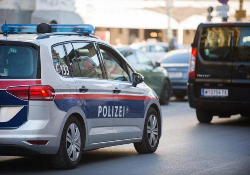 Protest u Beču - Tvrde da virus korona ne postoji (Video)