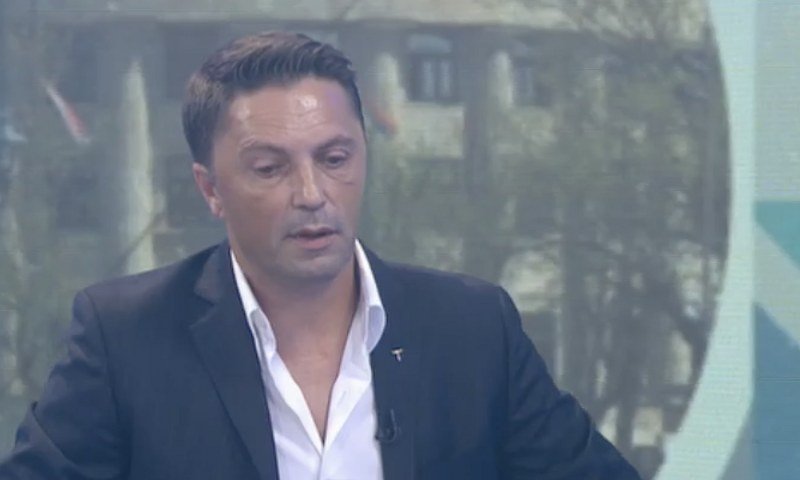 Slaven Pokretni, a i Leteći, Šator Ristić - Prevarant sa obje strane medalje