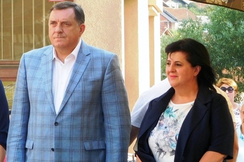 Splavarenje falsifikovanim dokumentima na -Miljacki-